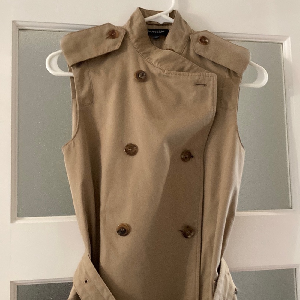Burberry sleeveless trench coat